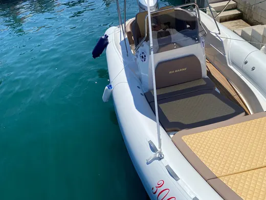 RIS Marine 650 Galerija plovila 5