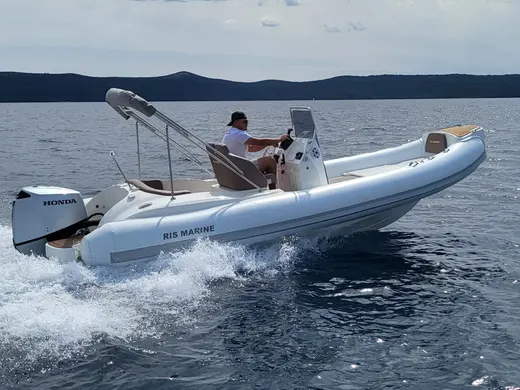 RIS Marine 650 Galerija plovila 7