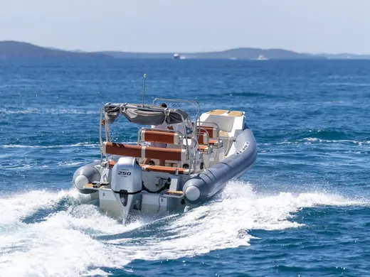 RIS Marine 750 Galerija plovila 2