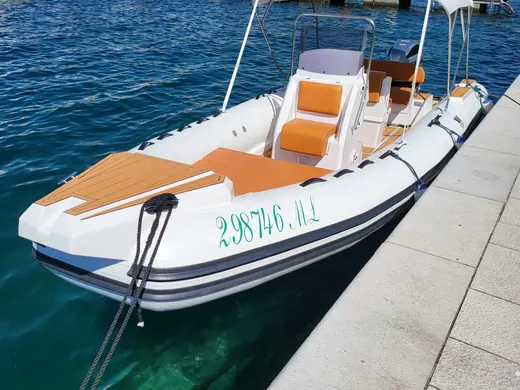 Tiger Marine 750 Galerija plovila 3