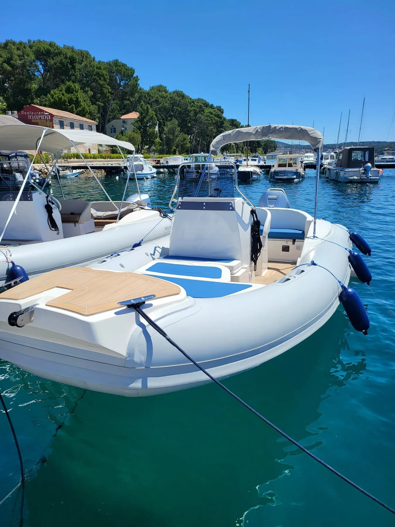 Rent a Boat Bruschetta galerija 33