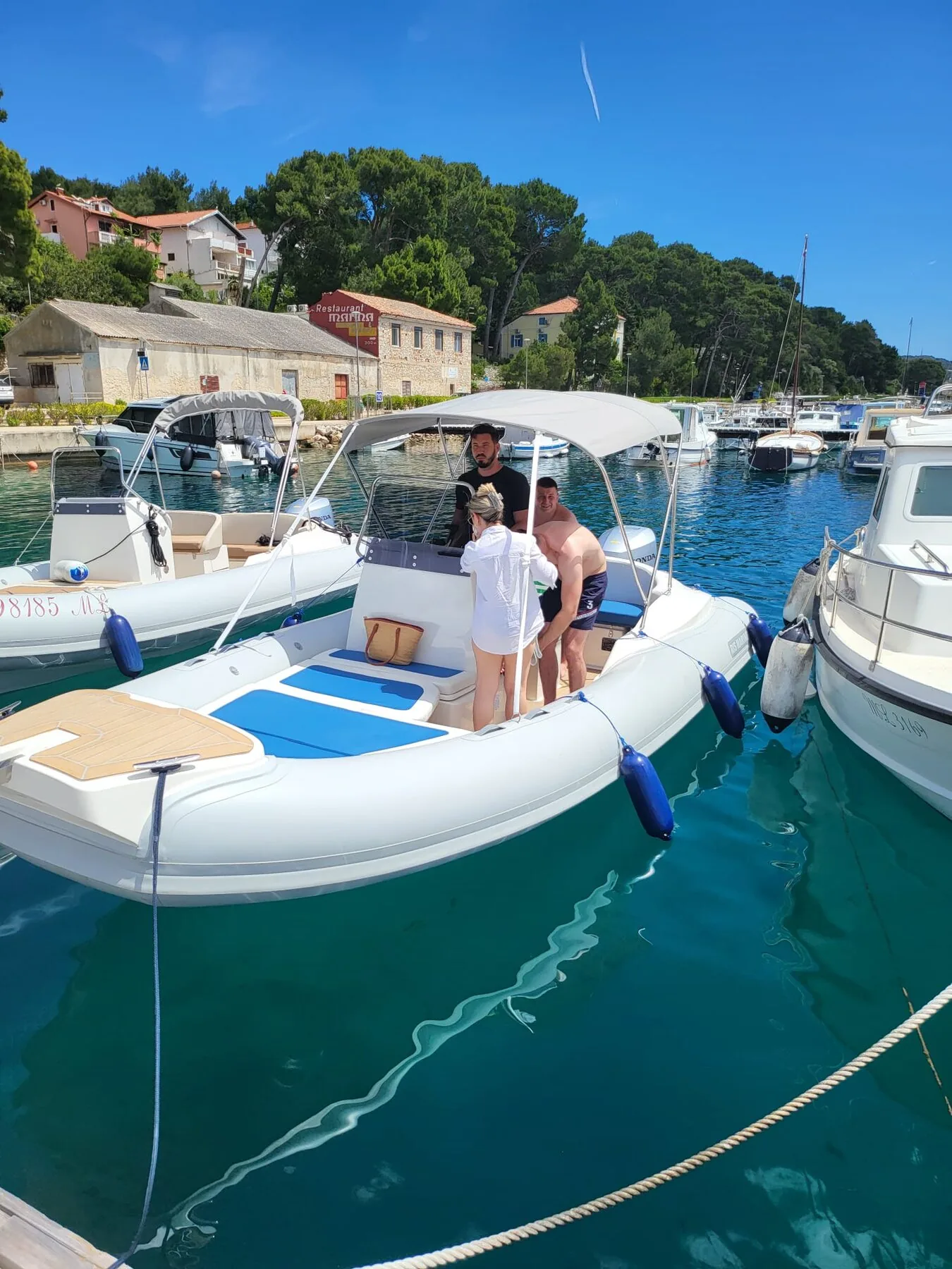Rent a Boat Bruschetta galerija 35